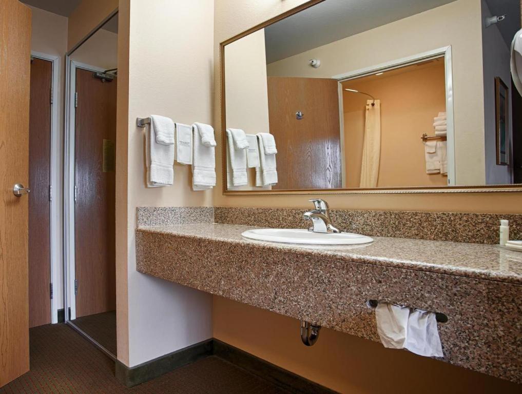 Best Western Manhattan Inn Exterior foto