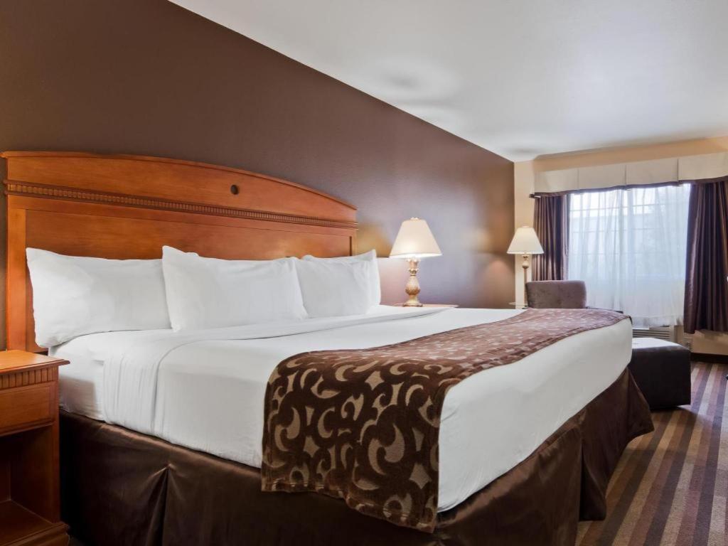 Best Western Manhattan Inn Exterior foto